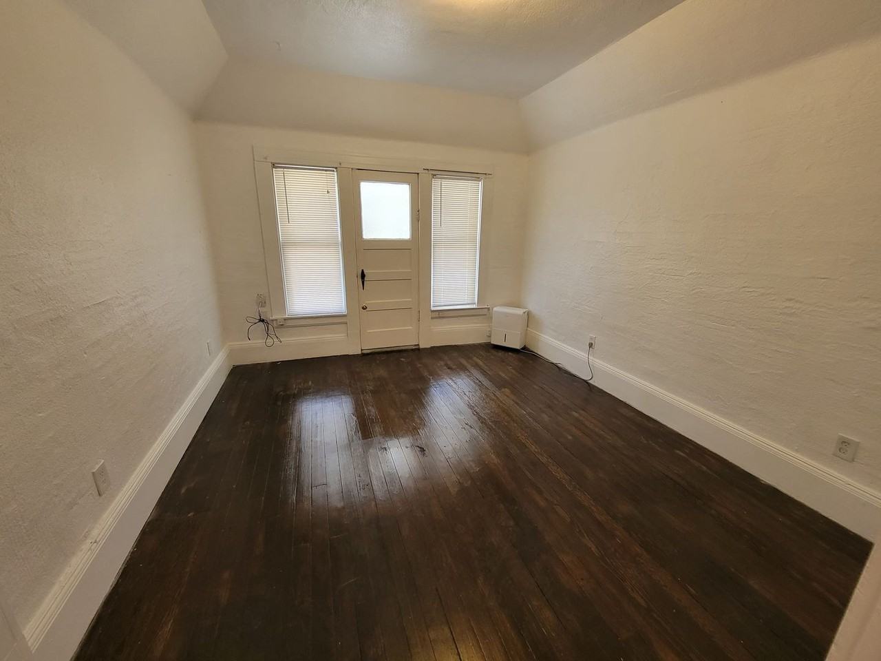 202 W 2nd Ave #2 - Photo 7 of 13