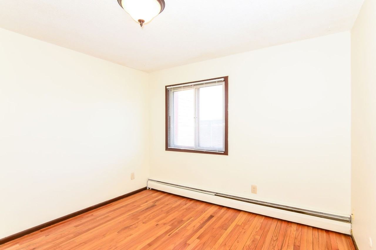 Park St Apartments - Photo 6 of 16