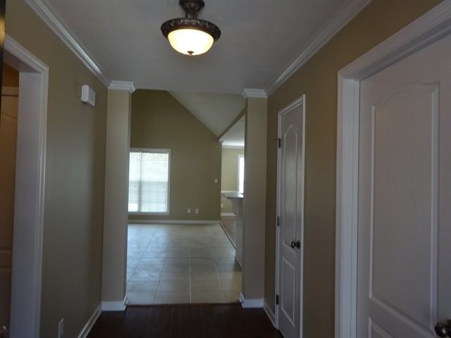 2077 Magnolia Pkwy - Photo 2 of 10