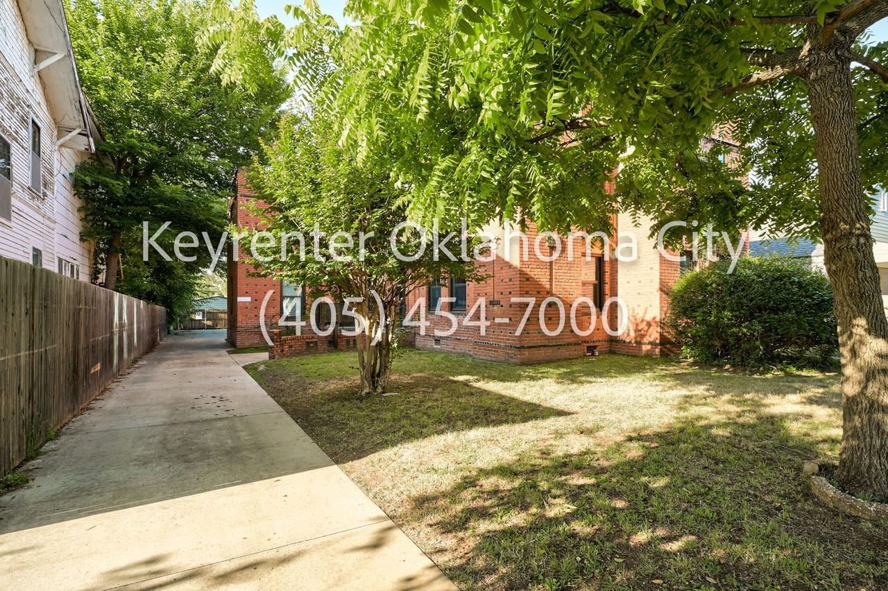 1838 Nw 11th St - Photo 5 of 26