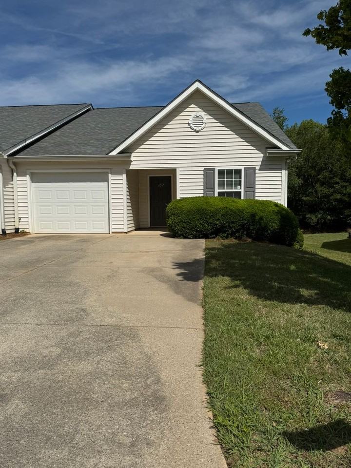 132 Springwood Ln
