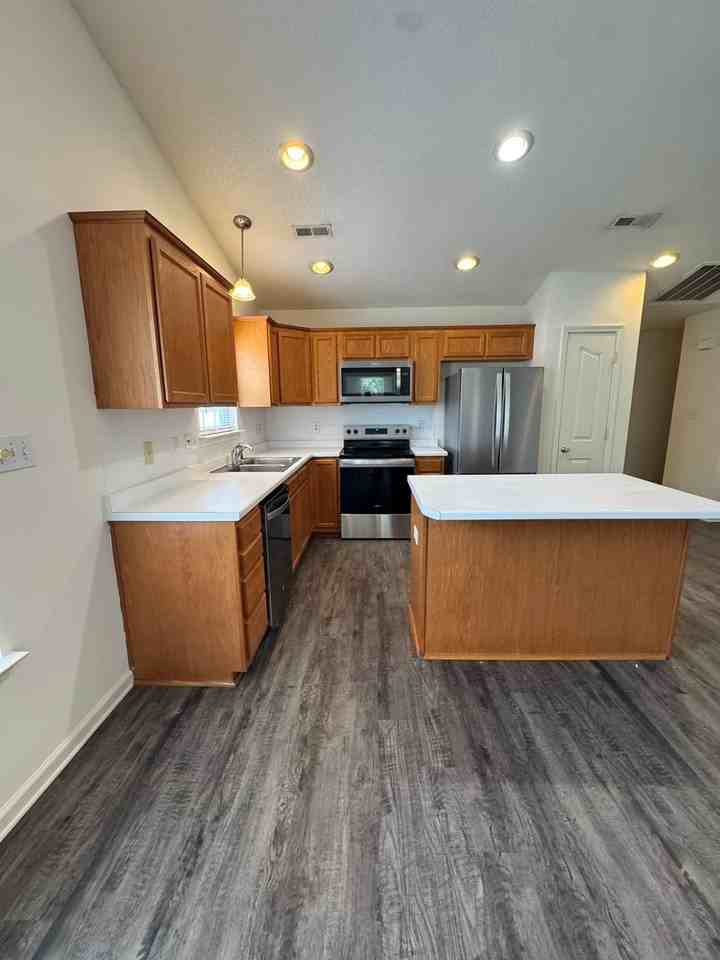 132 Springwood Ln - Photo 4 of 21