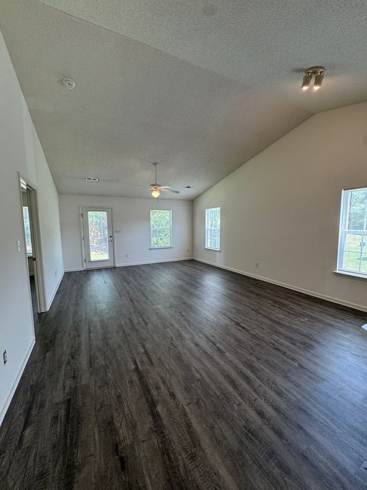 132 Springwood Ln - Photo 5 of 21