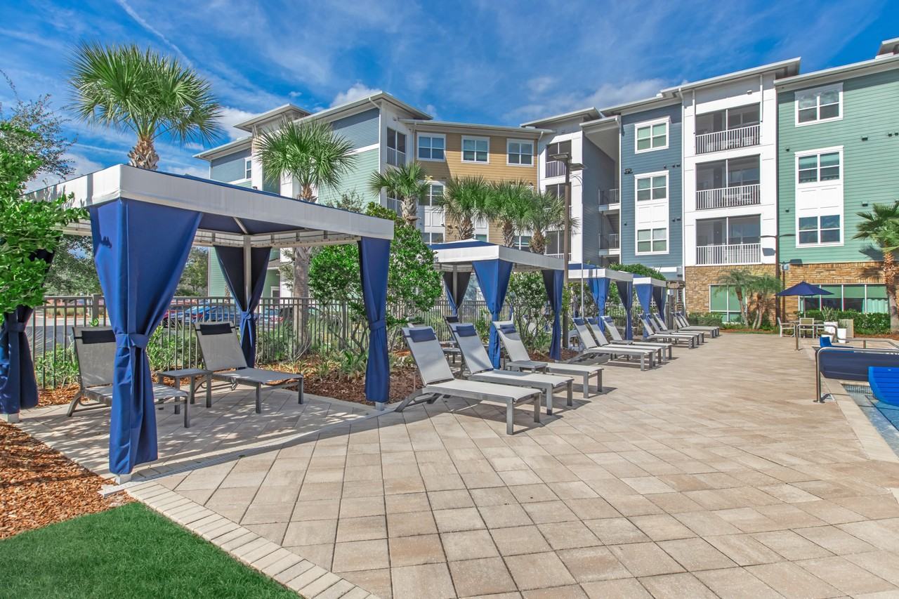 Sola South Lux Apartments - Photo 5 of 40