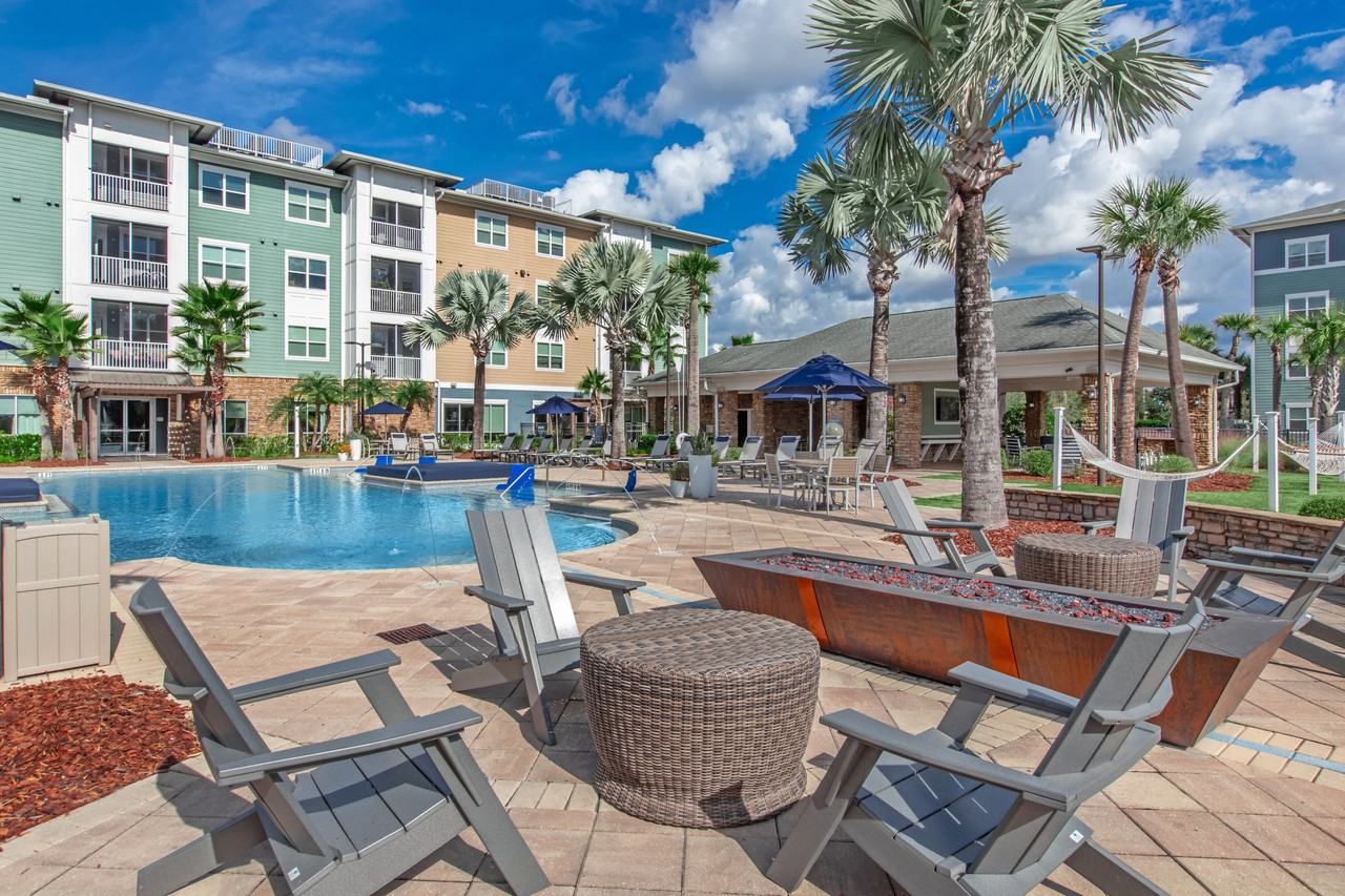Sola South Lux Apartments - Photo 7 of 40
