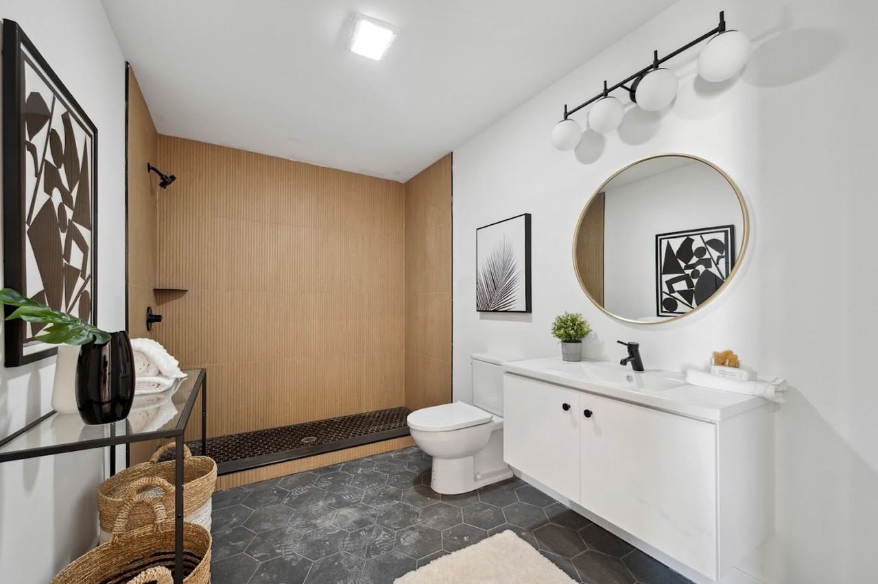 3037 Richmond Street - Photo 5 of 28
