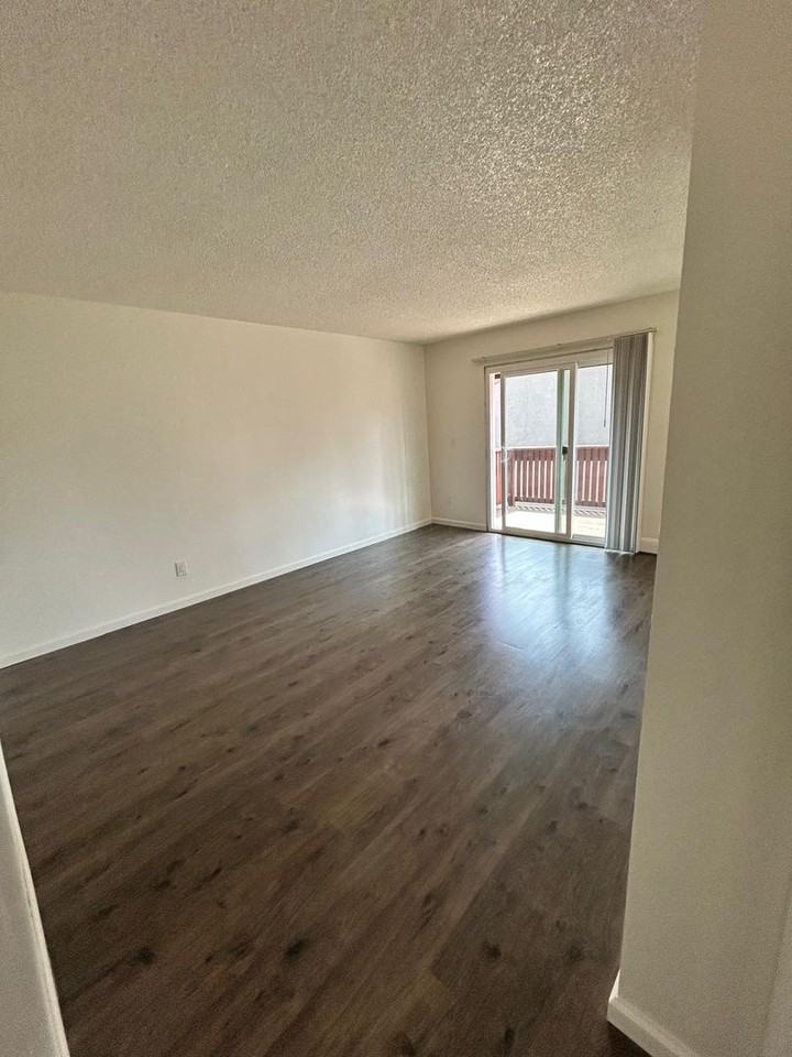 1444 Snooty Fox Apartments - Photo 7 of 14