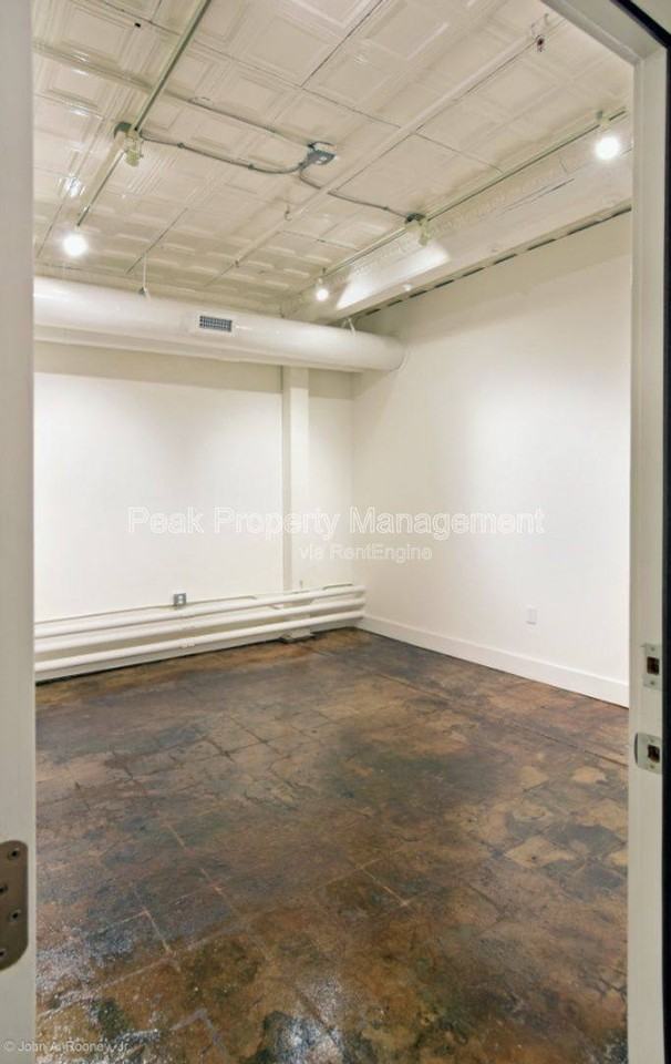 132 N Sycamore St - Photo 3 of 4