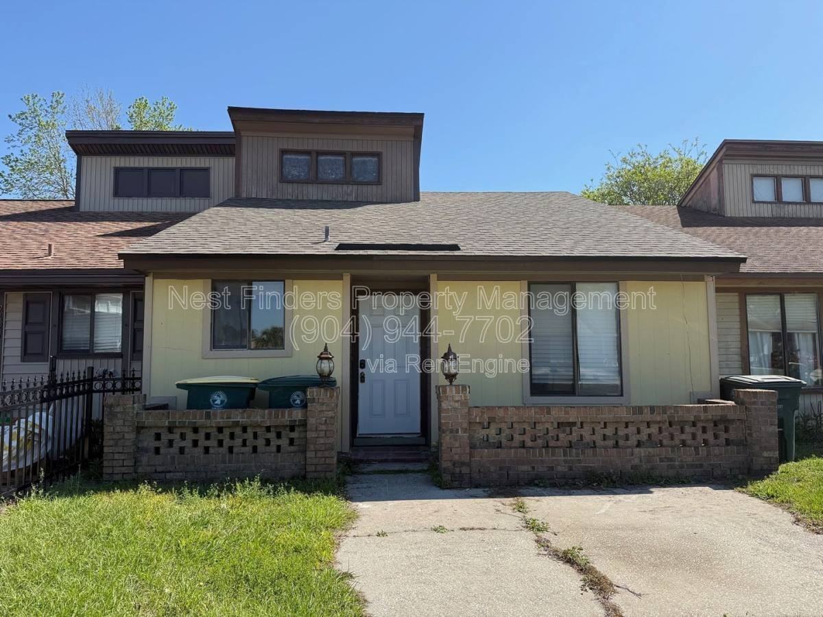 2429 Seabury Pl N - Photo 2 of 10