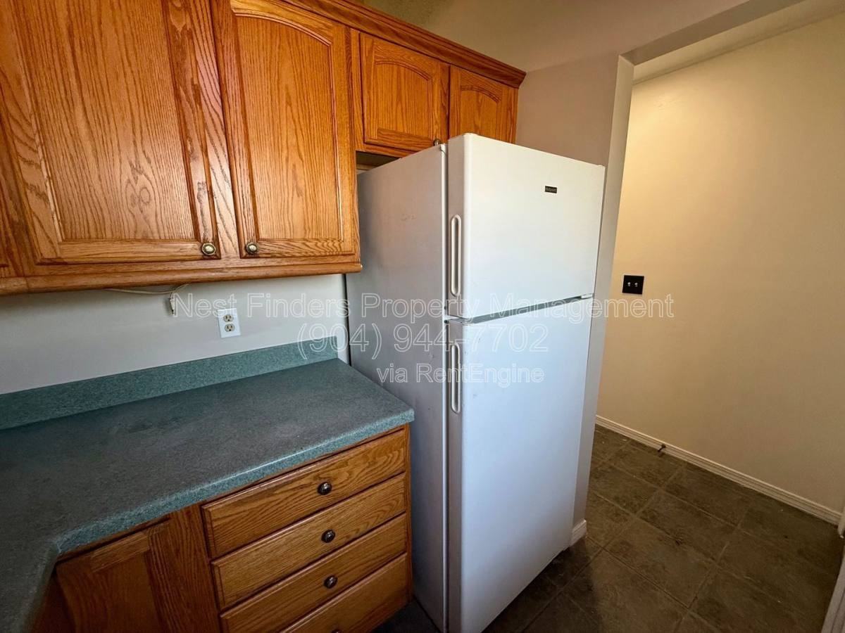 2429 Seabury Pl N - Photo 3 of 10