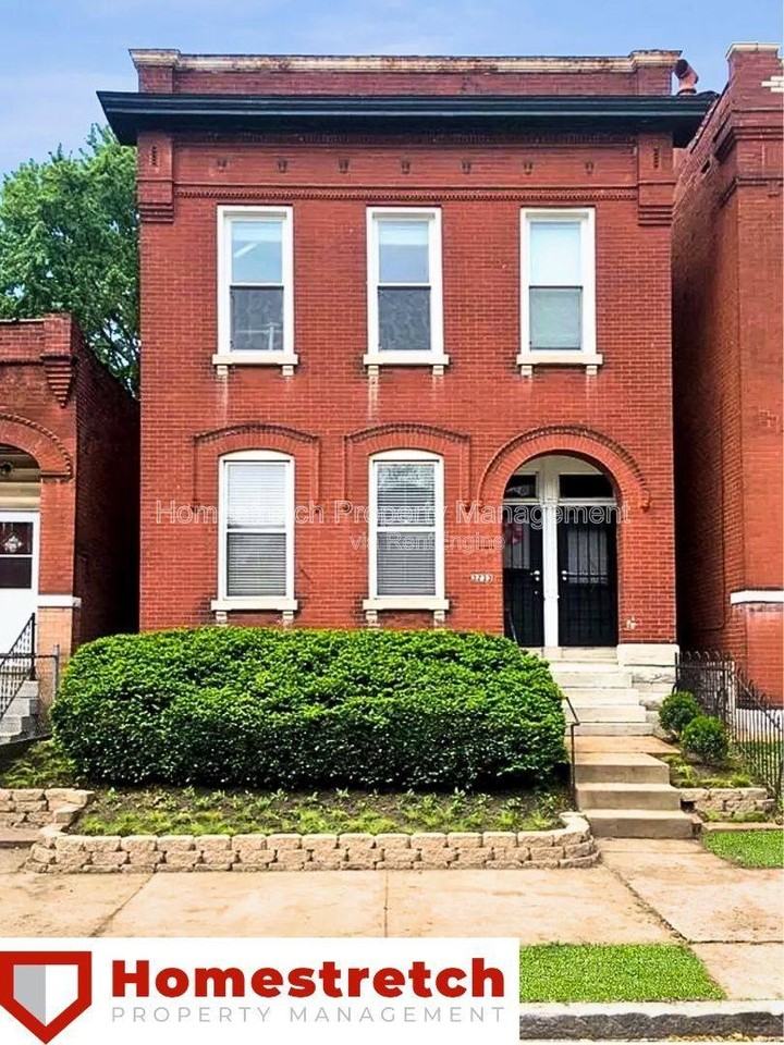 3233 Oregon Ave #2