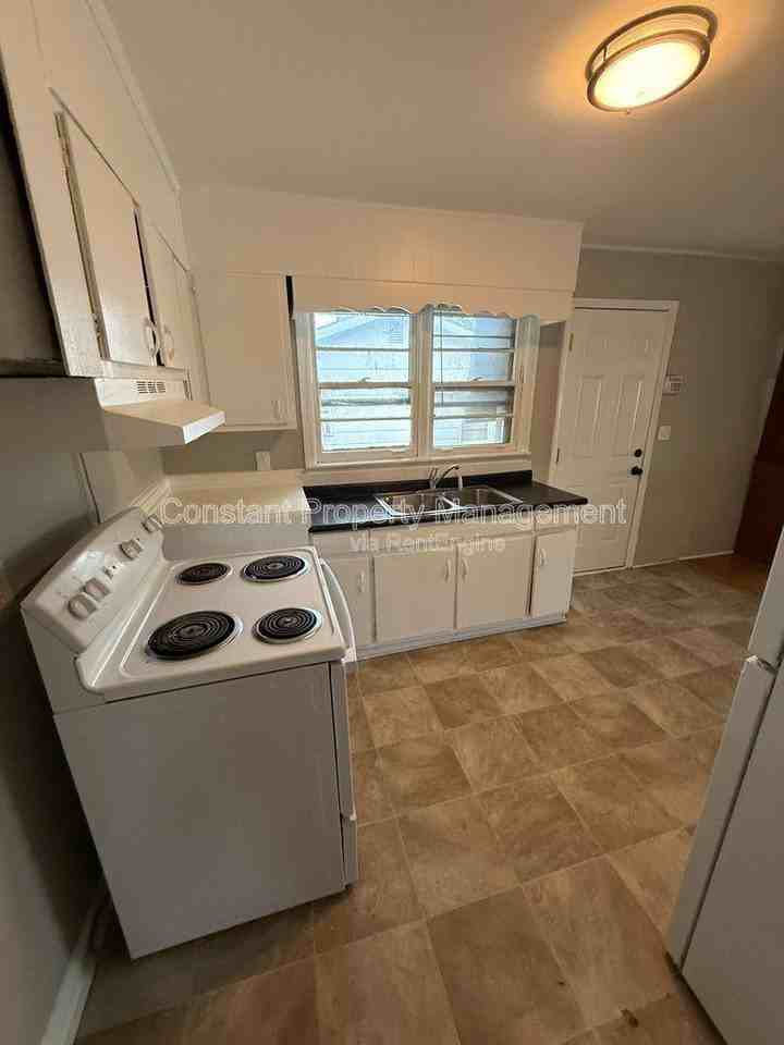 728 Key St - Photo 3 of 10