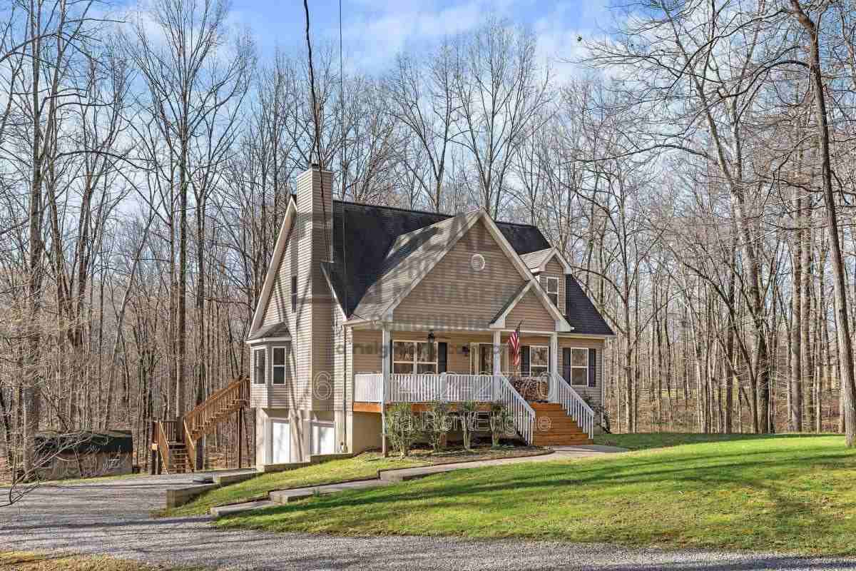 1024 Atwood Ct - Photo 2 of 10