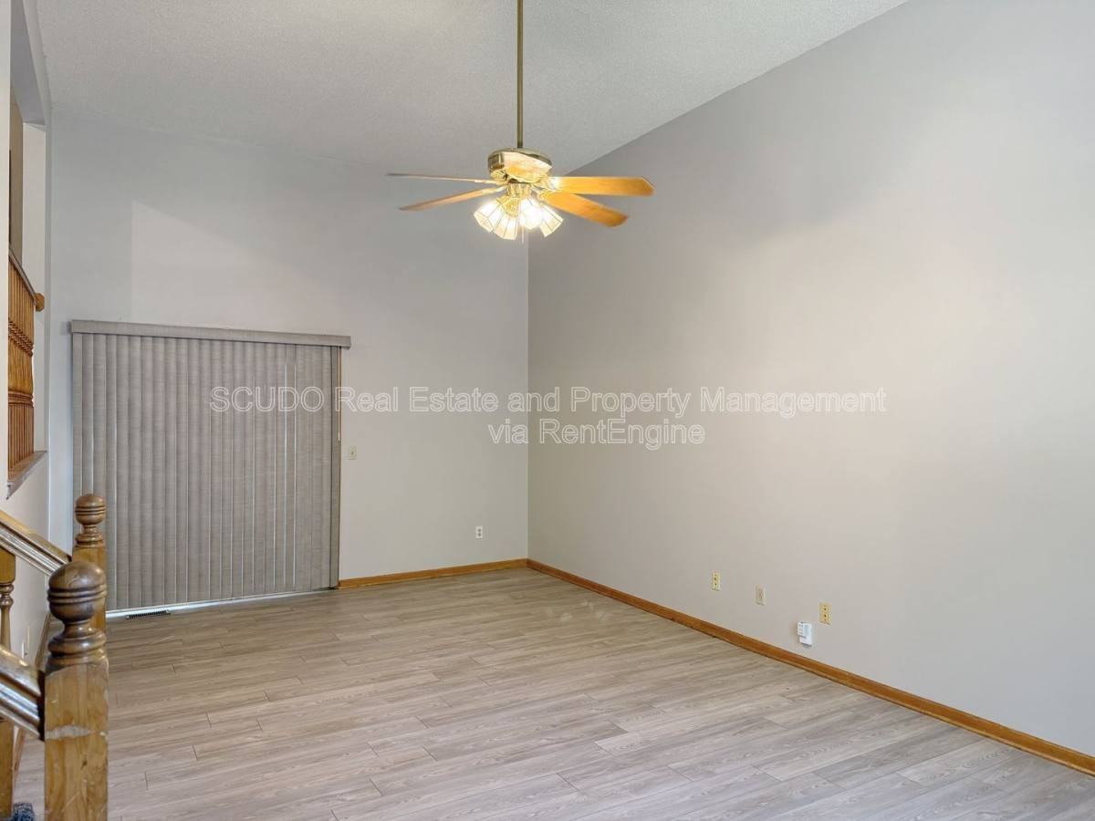 2109 Se 2nd Ter - Photo 3 of 10