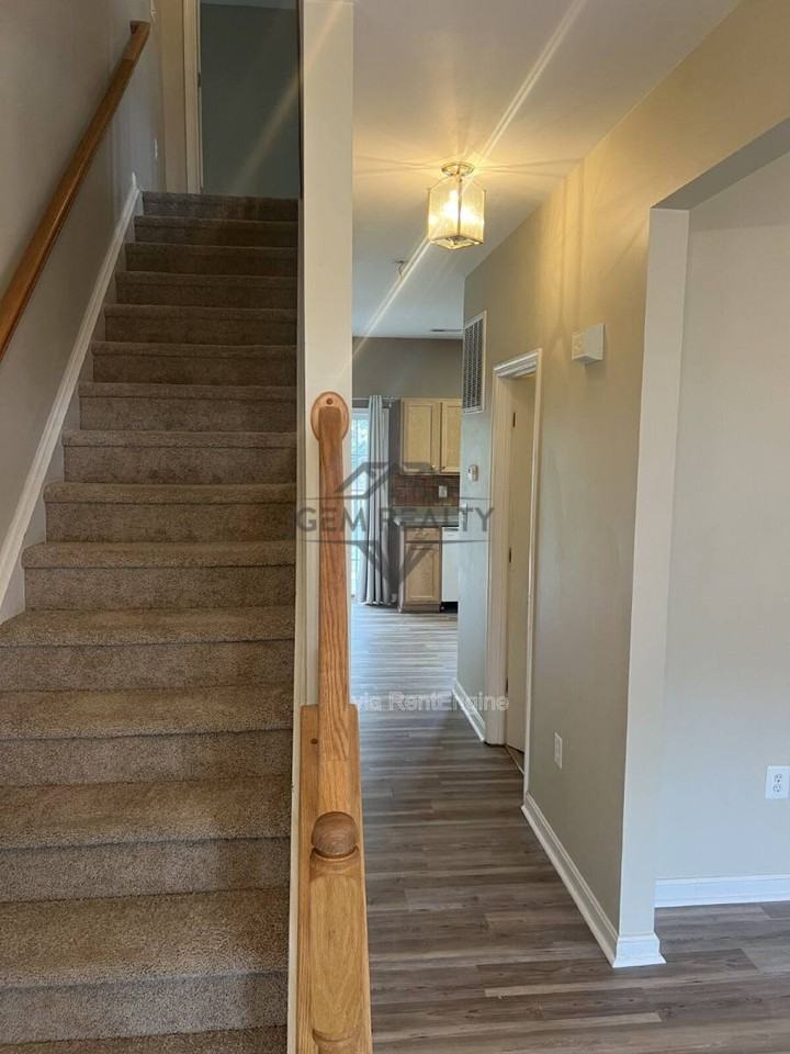6507 Hot Spring Ln - Photo 3 of 10