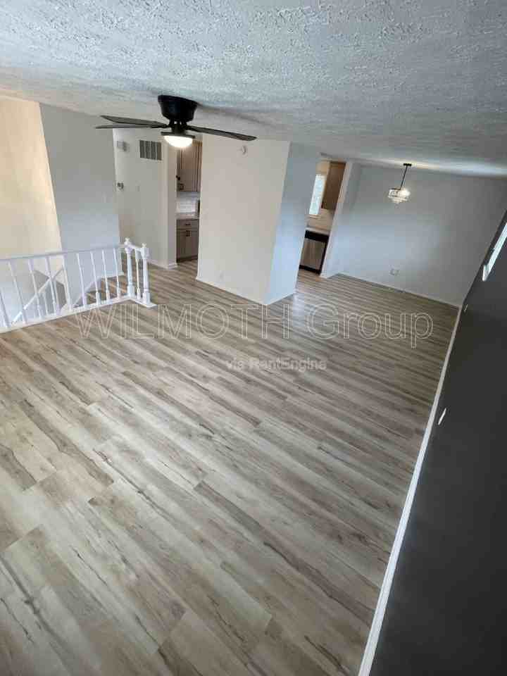 7502 Turnberry Ct - Photo 2 of 10