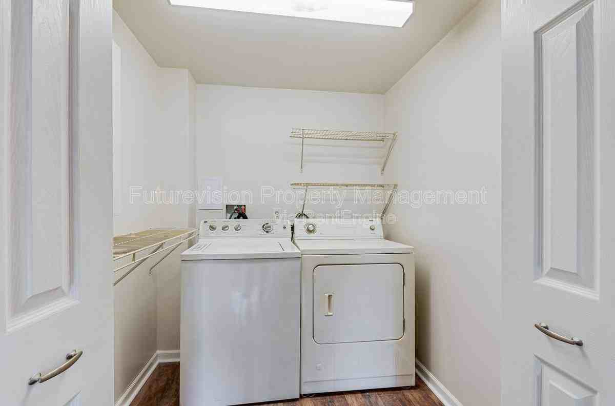 2421 Garden St - Photo 3 of 9