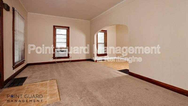 221 S Millwood St - Photo 2 of 9