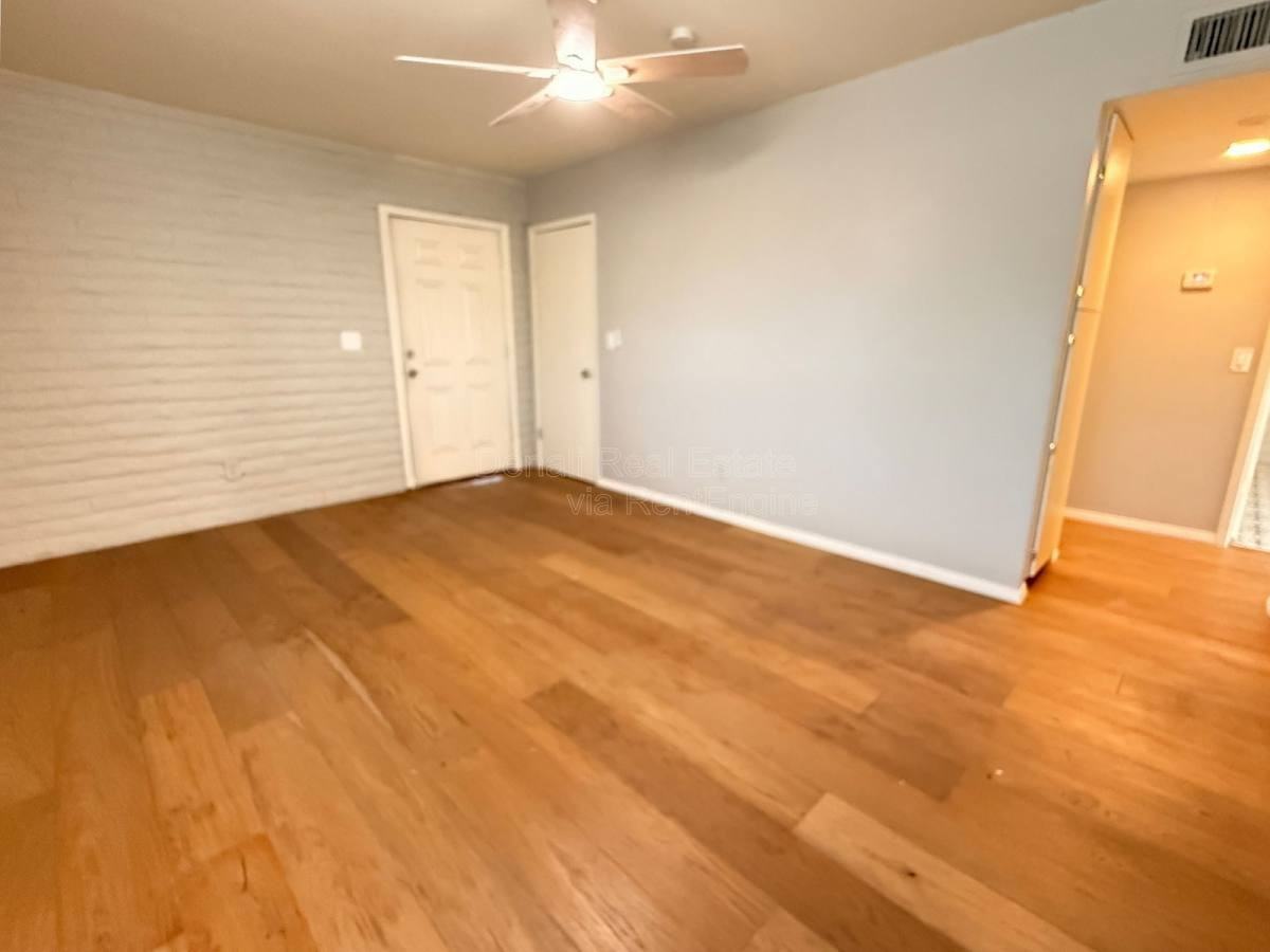 1122 S Mcclintock Dr #A - Photo 3 of 10