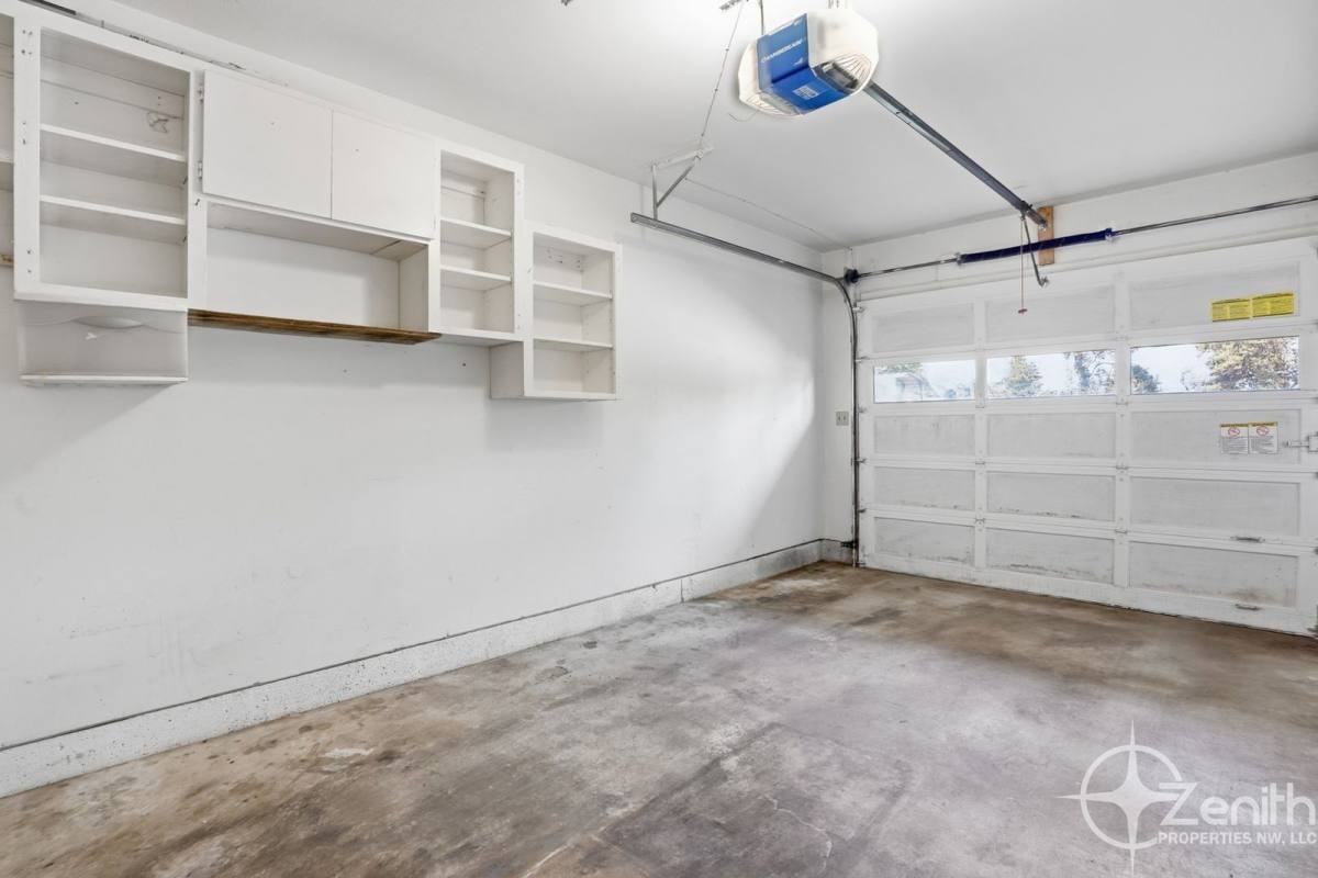 166 Virginia St #B - Photo 3 of 10