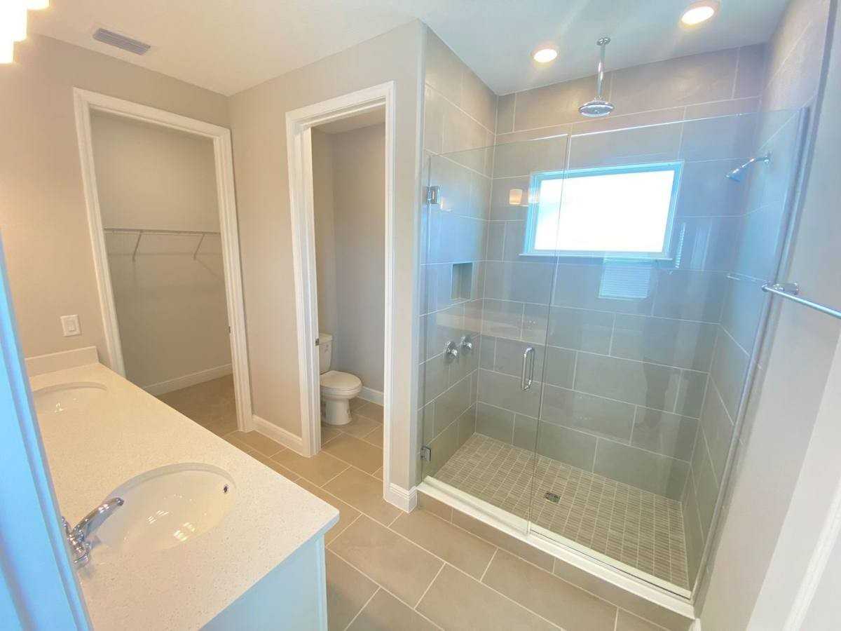 16751 Hamlin Vista Aly - Photo 3 of 10