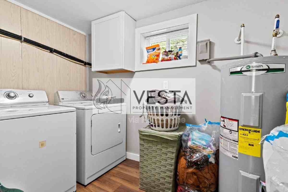 817 Oakdale Rd - Photo 3 of 10
