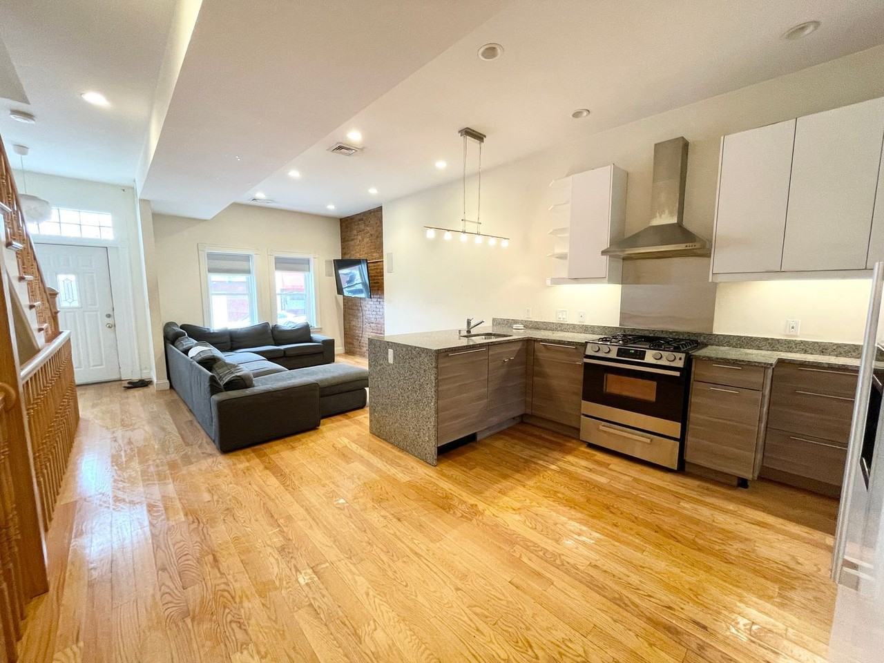 98 L St - Photo 2 of 15