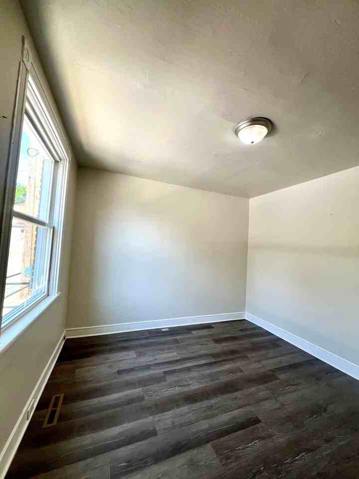 538 Lafayette St - Photo 2 of 17