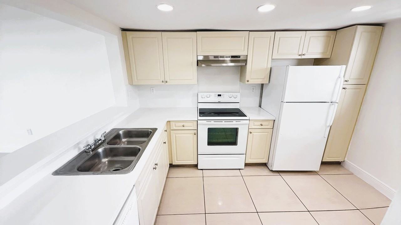 Pacifica Apartments - Photo 3 of 23