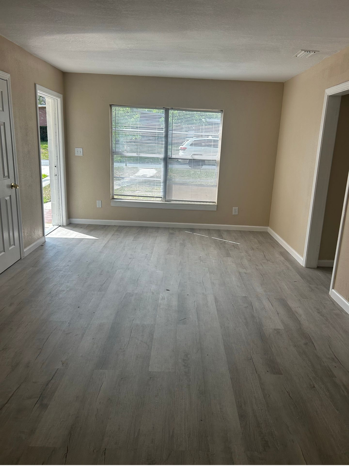 236 Hillside Dr - Photo 2 of 11