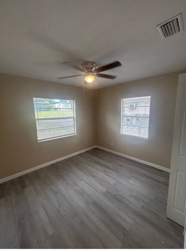 236 Hillside Dr - Photo 6 of 11