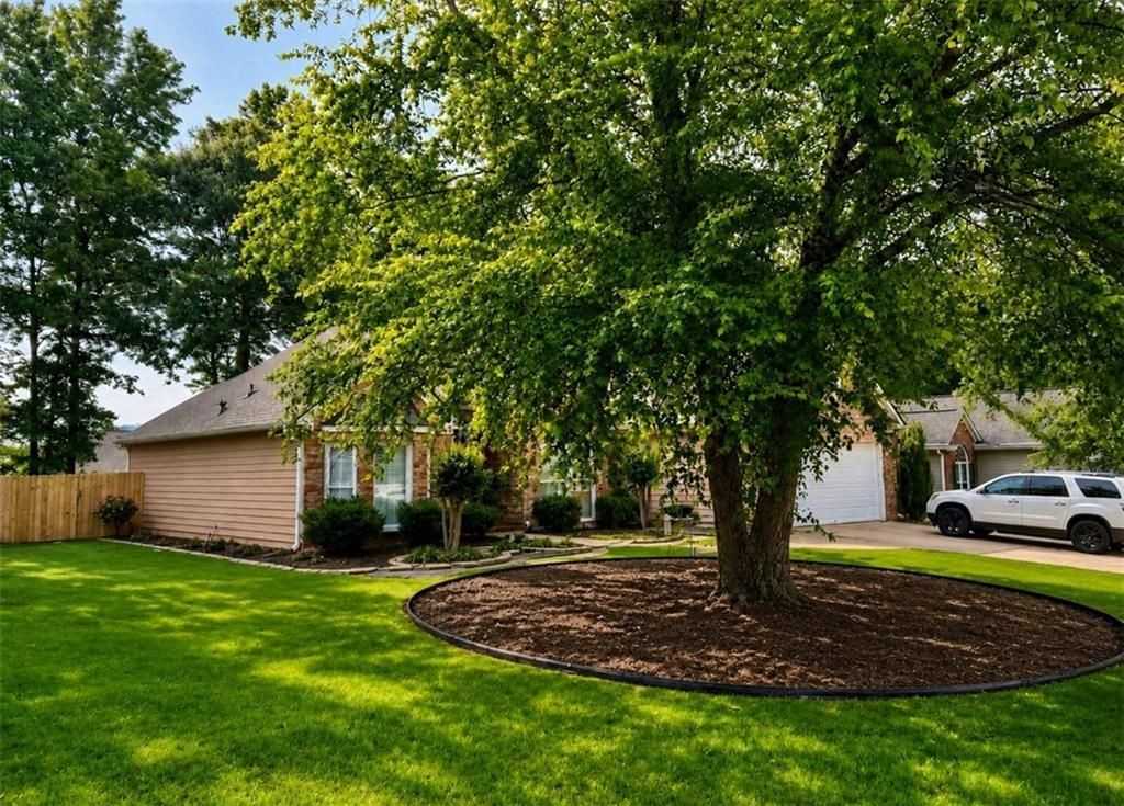463 Valleyside Dr - Photo 3 of 32