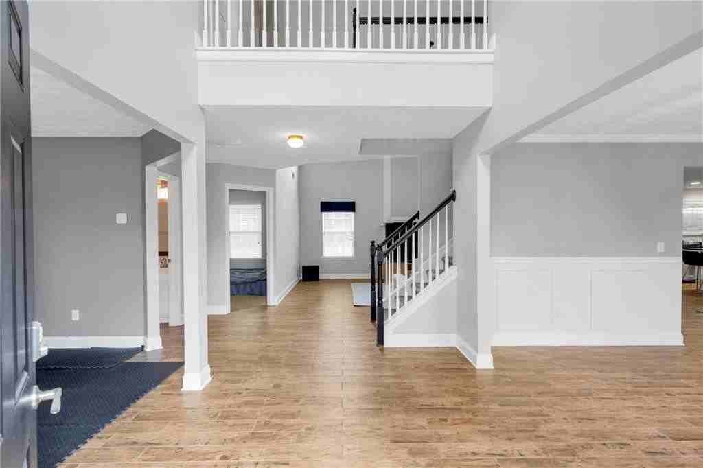 709 Roxholly Ln - Photo 3 of 35