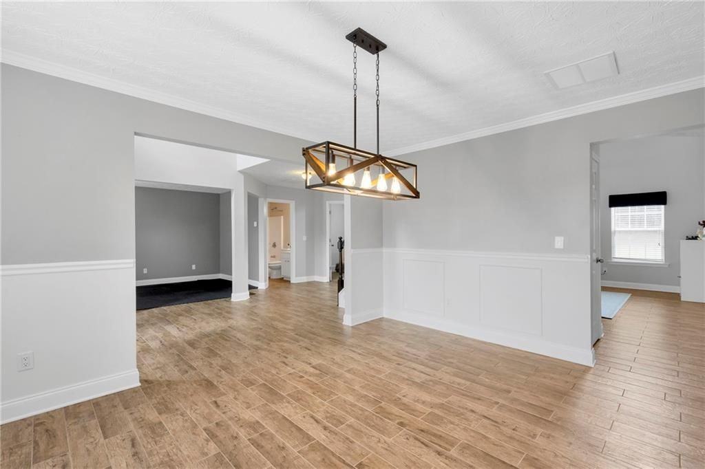 709 Roxholly Ln - Photo 6 of 35