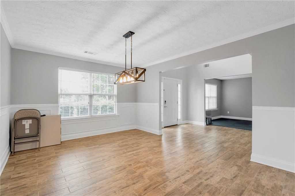 709 Roxholly Ln - Photo 7 of 35