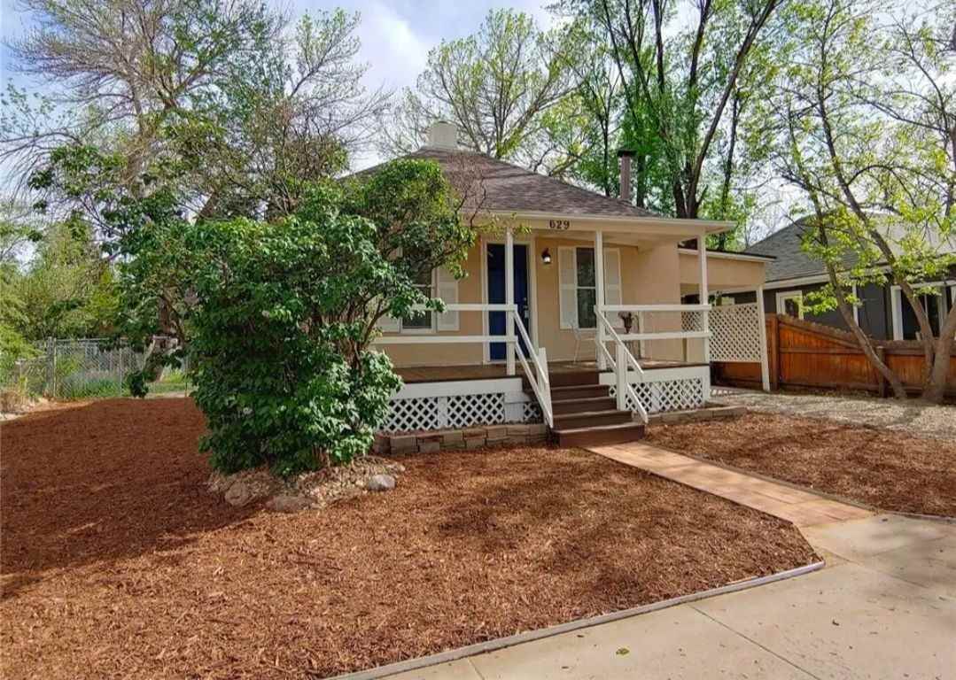 629 Maple St - Photo 2 of 26