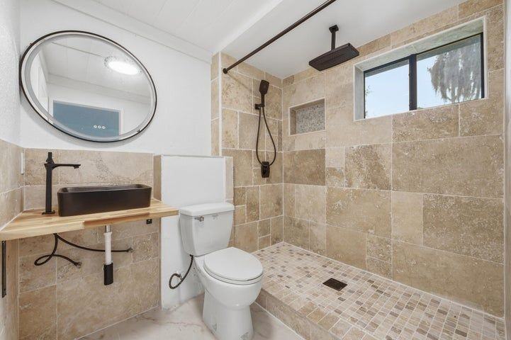 2529 Rainbow Dr - Photo 2 of 26