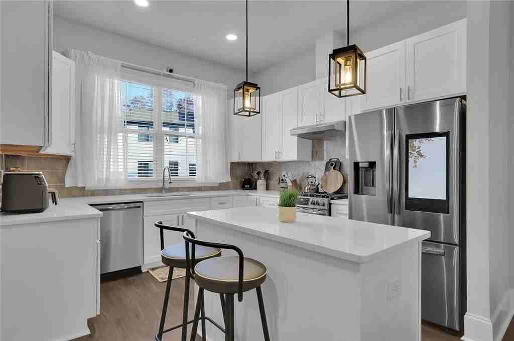 8026 Linfield Way - Photo 2 of 12