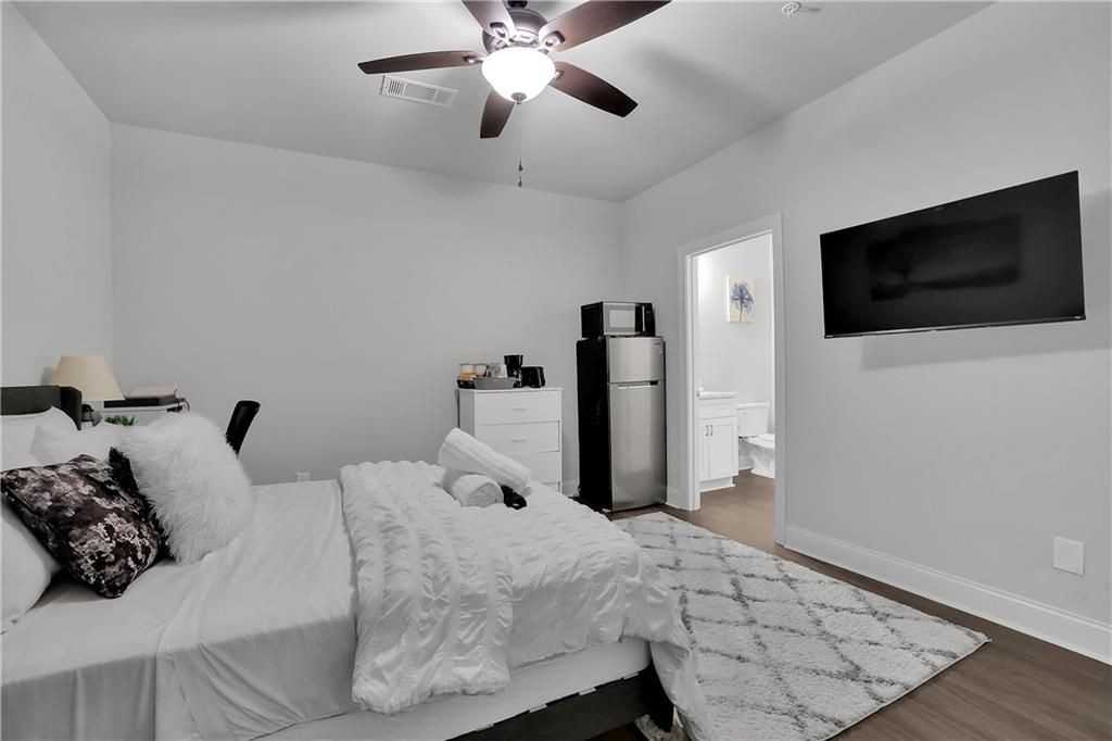 8026 Linfield Way - Photo 5 of 12