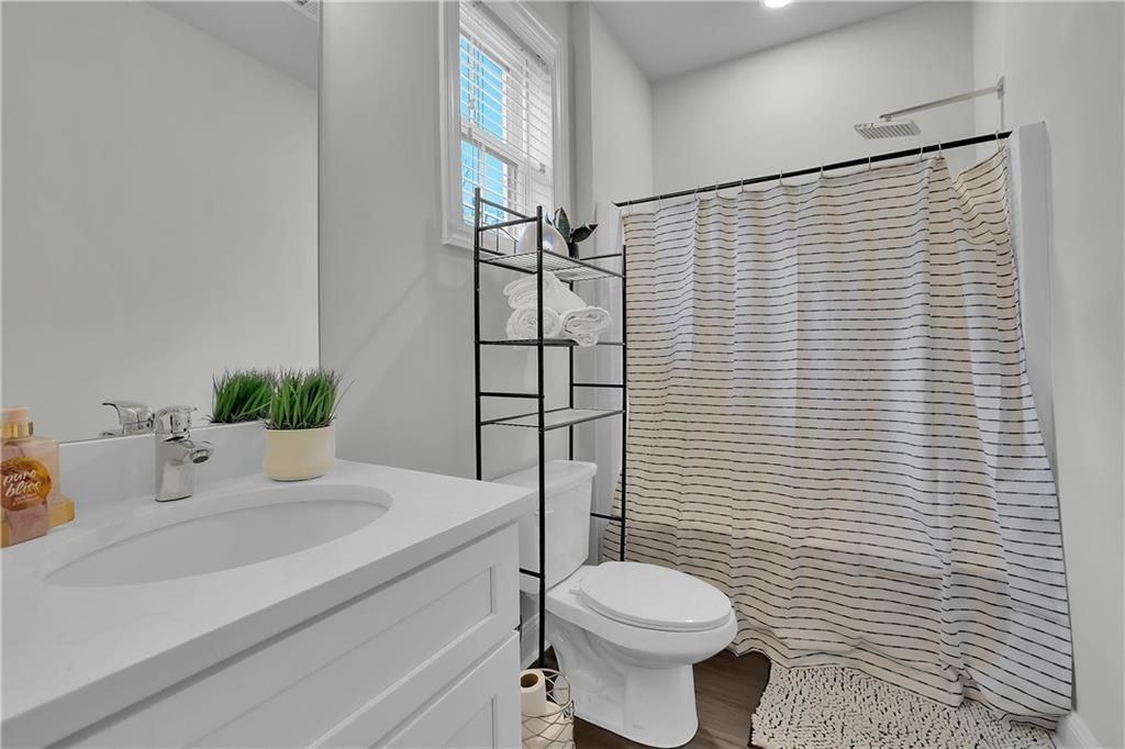 8026 Linfield Way - Photo 6 of 12