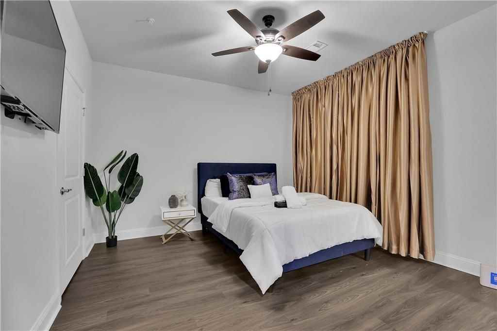 8026 Linfield Way - Photo 7 of 12