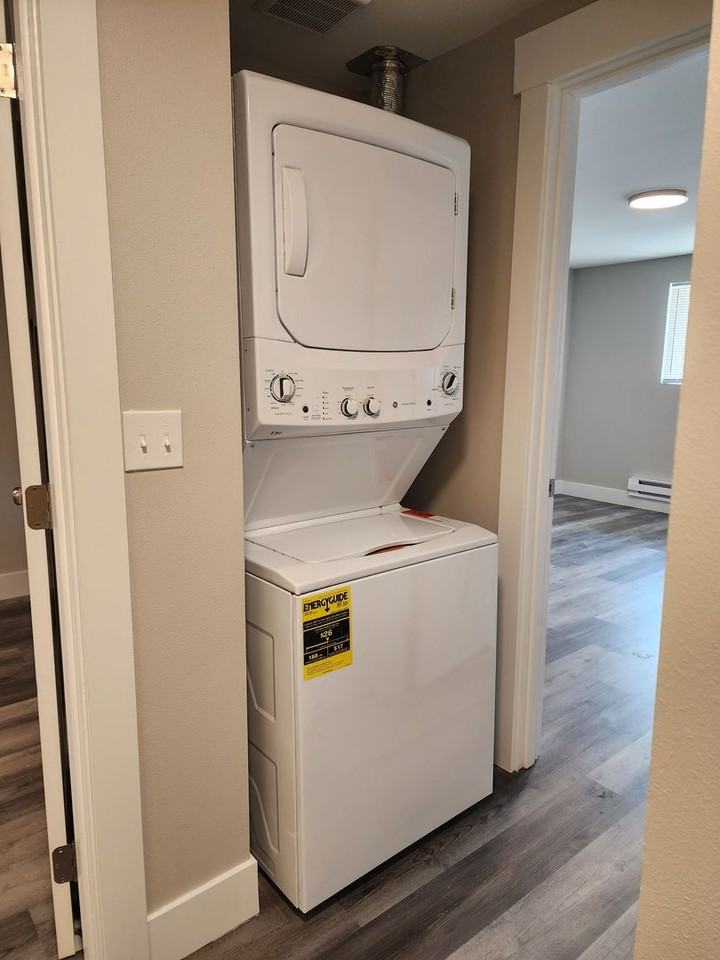Kent Fifth Avenue Townhomes - Photo 4 of 9
