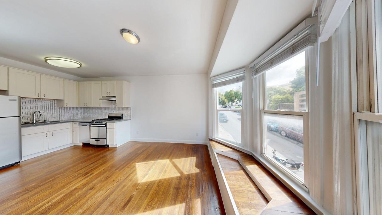 1260 Broadway Street - Photo 2 of 9