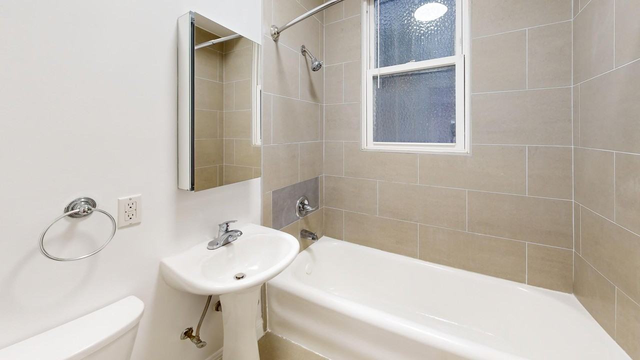 1260 Broadway Street - Photo 5 of 9