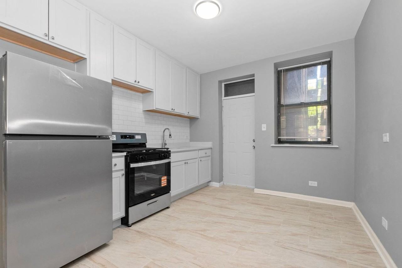 7207 S Yates Blvd - Photo 4 of 8