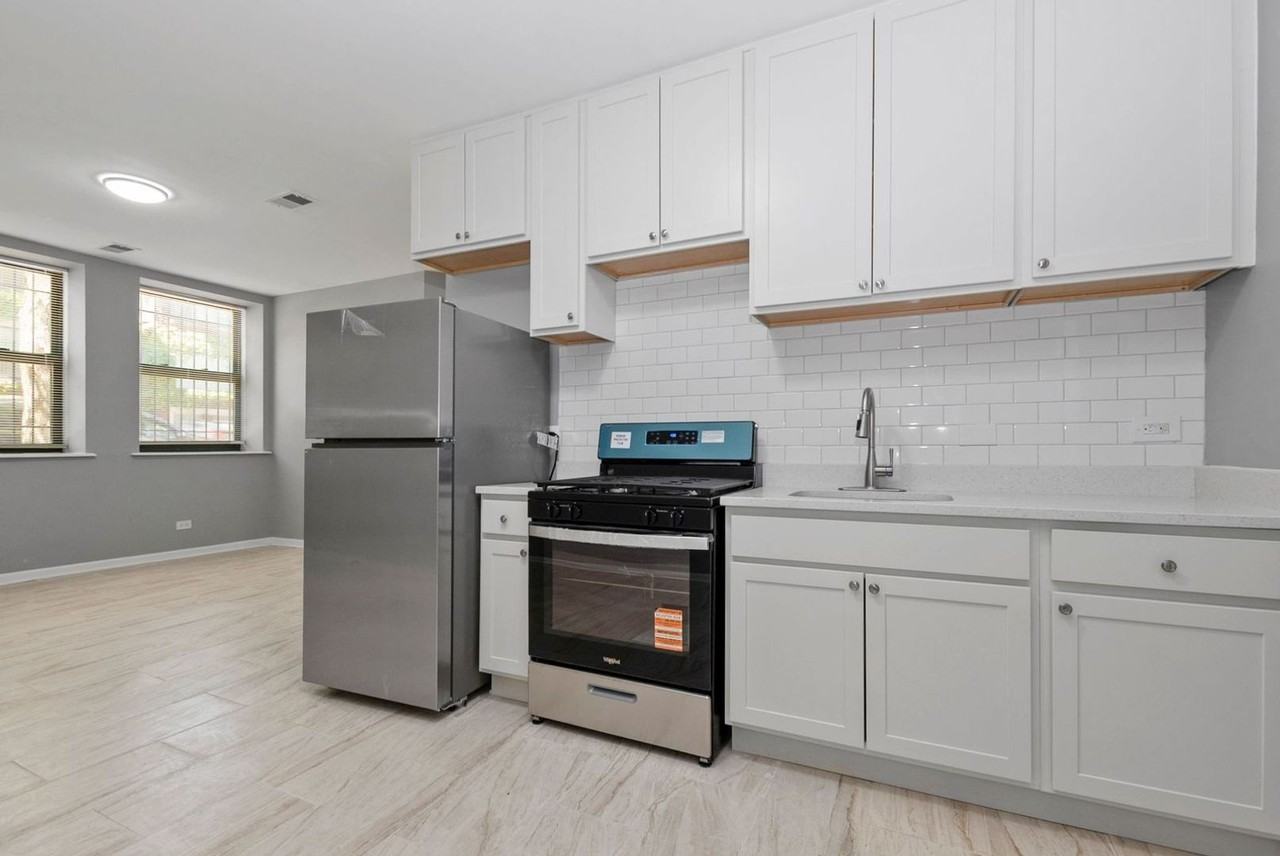 7207 S Yates Blvd - Photo 5 of 8