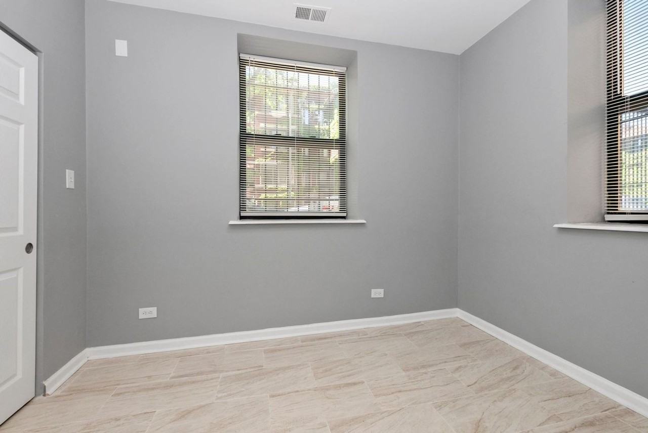 7207 S Yates Blvd - Photo 6 of 8