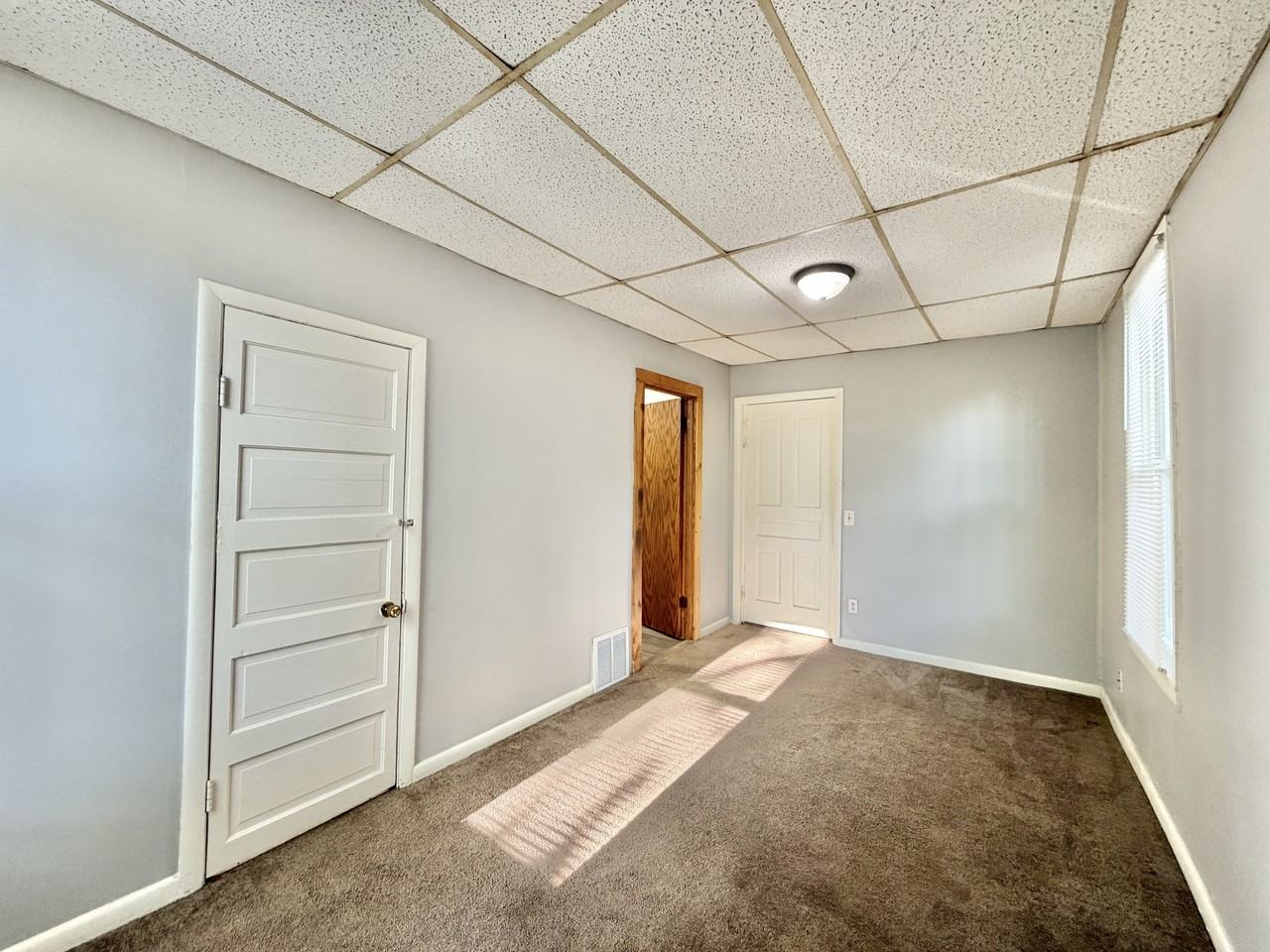 330 Lincoln St #2 - Photo 4 of 15