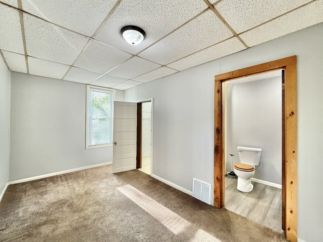 330 Lincoln St #2 - Photo 4 of 15