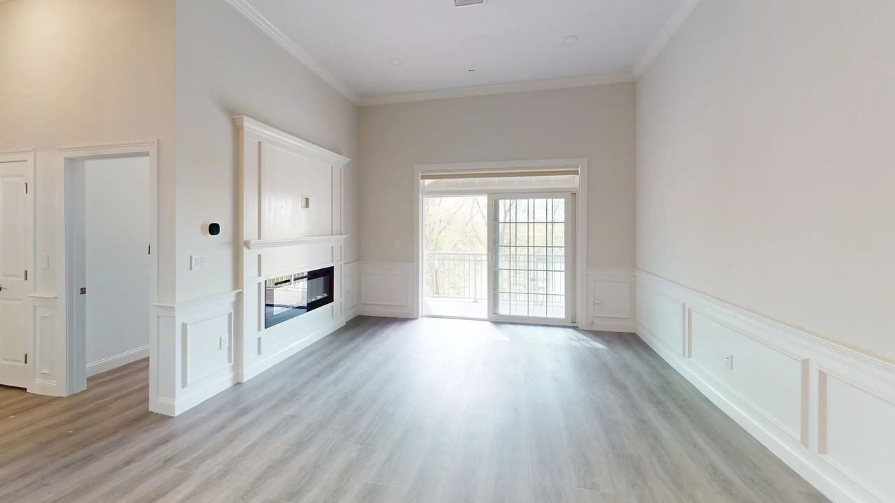 320 Middlesex Ave. - Photo 4 of 13